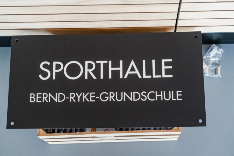 Eröffnung der neuen Turnhalle